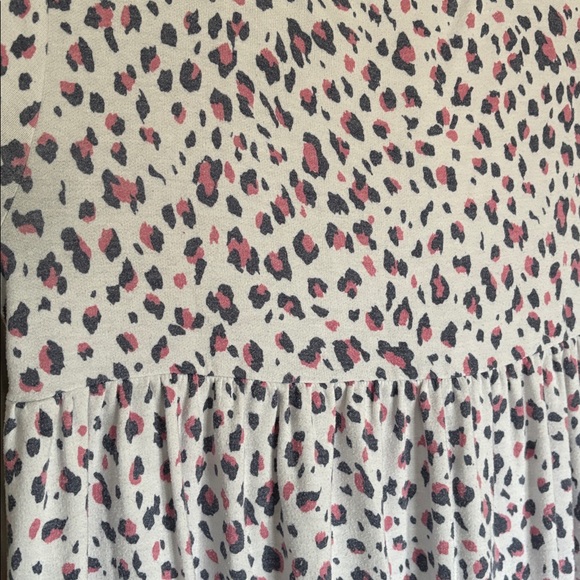 Emerald Leopard Print Tunic - Pink and White - Picture 3 of 6